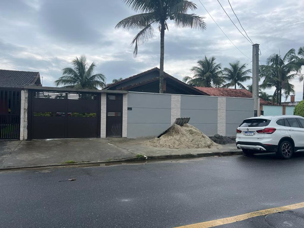 Villa Casa Para Alugar Em Bertioga - Piscina, Wifi E Churrasqueira Exterior foto